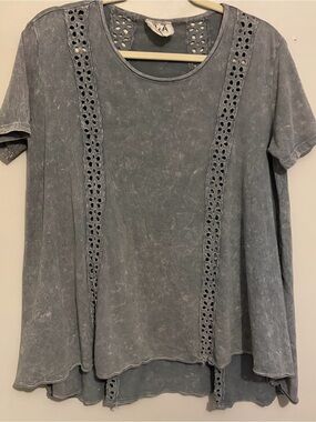PQLA Grey Eyelet Short Sleeve Floral Cutout Oversized Tshirt Tee S Small (flaw)